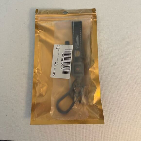 Cadillac key fob Keychain Black Leather with Logo NWT - Picture 5 of 5